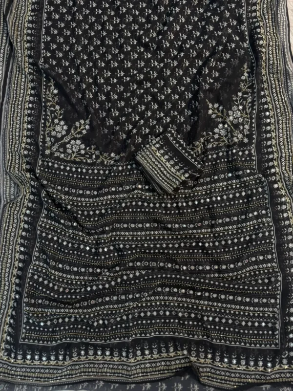 Black | Kareena kapoor viral saree