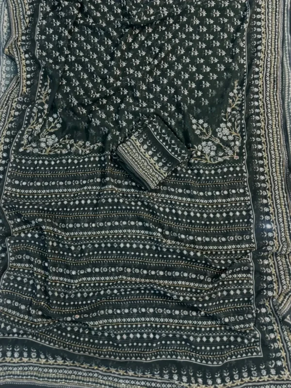 Dark green | Kareena kapoor viral saree