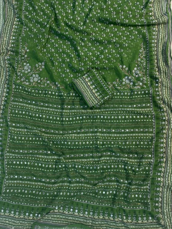 Parrot Green | Kareena kapoor viral saree